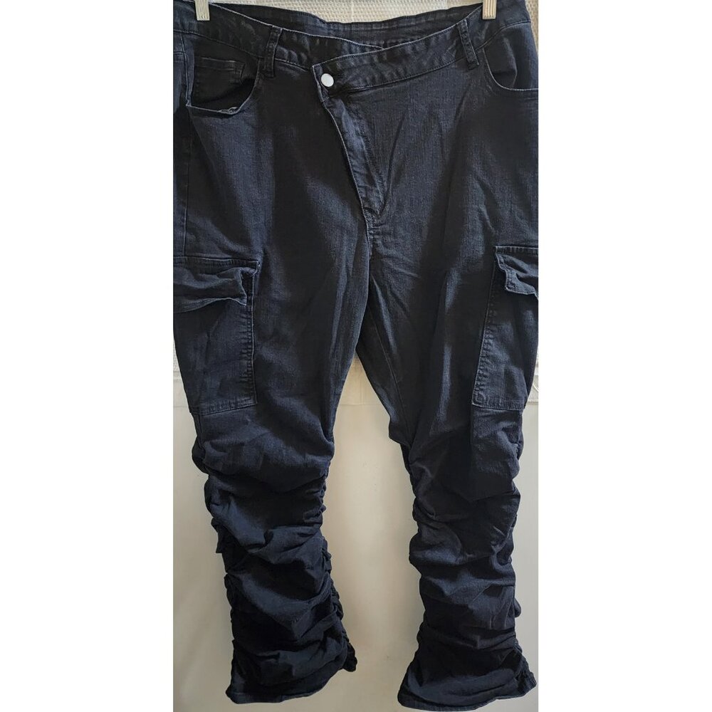 SHEIN CURVE BLACK CRISS-CROSS-ZIPPER-FLY RUCHED STRETCH CARGO DENIM